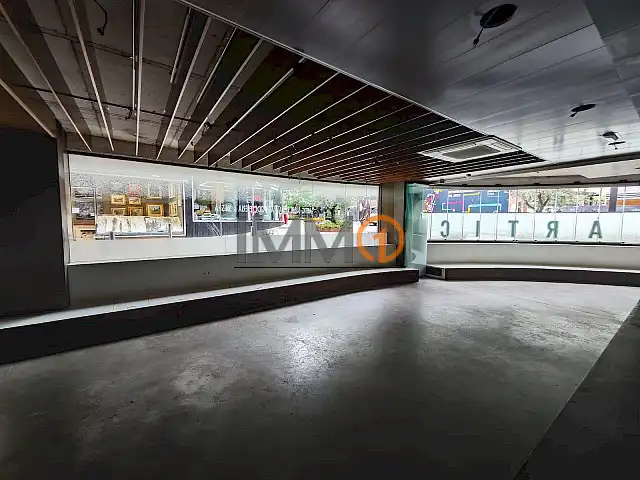Local comercial de lloguer a Les Escaldes, imagen 2