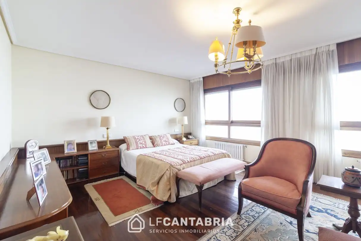 Habitación de Dúplex en venta en Santander con Calefacción y Terraza