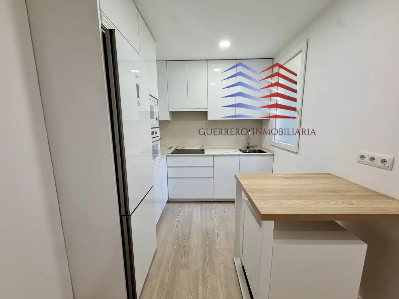Cocina de Apartamento de alquiler en Madrid con Aire acondicionado, Calefacción y Alarma