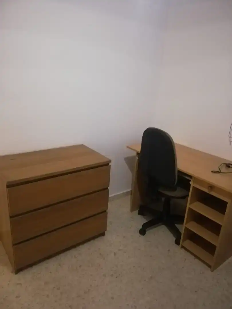 Bedroom of Flat for share in Teatinos - Universidad