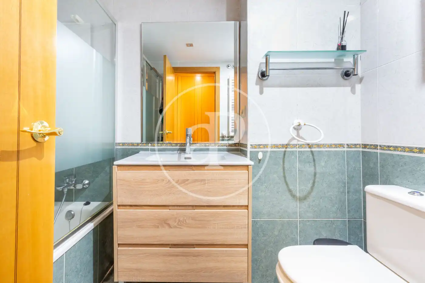 Bathroom of Flat for sale in Valencia  with Air Conditioner, Heating and Private garden