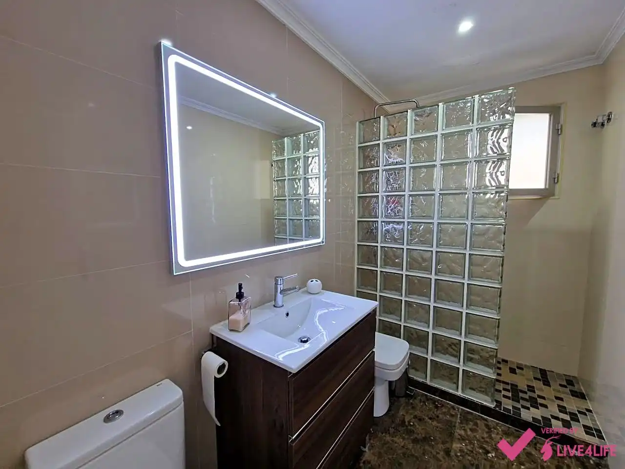 Baño de Piso de alquiler en Sevilla con Aire acondicionado, Calefacción y Terraza