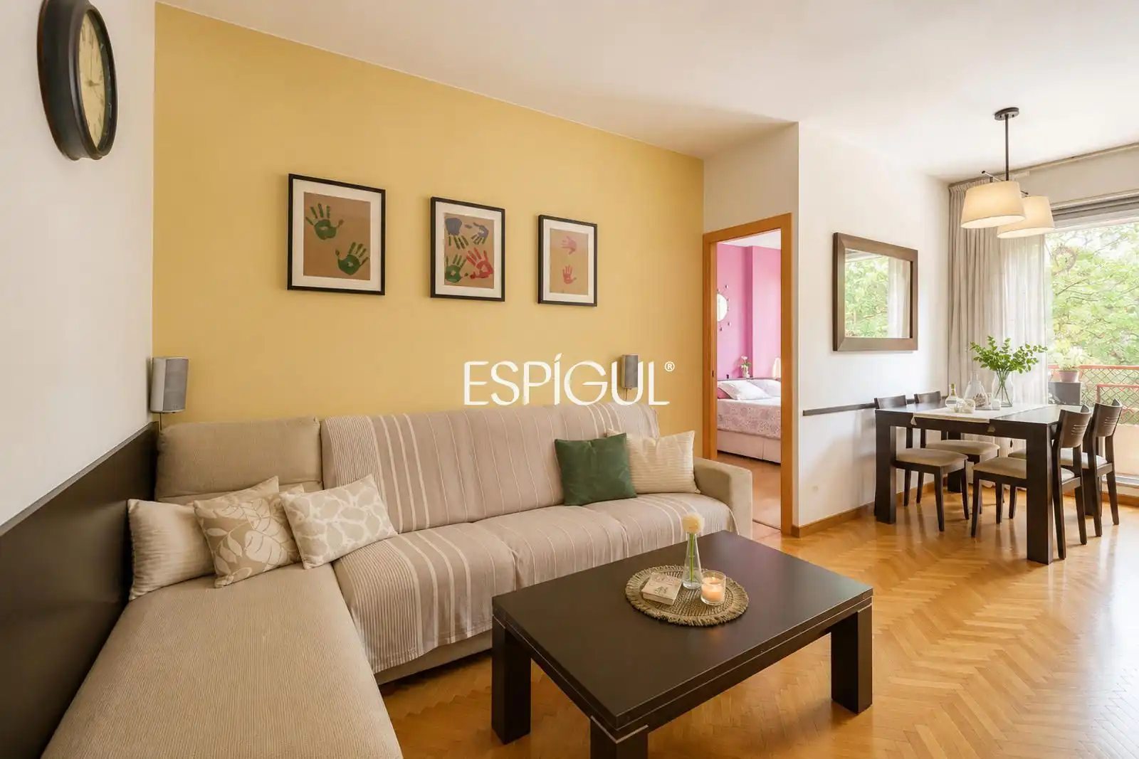 Wohnzimmer von Wohnung zum Verkauf in Barcelona mit Klimaanlage, Heizung und Parkett