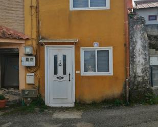 Vista exterior de Casa adosada en venda en Vigo  amb Jardí privat i Traster