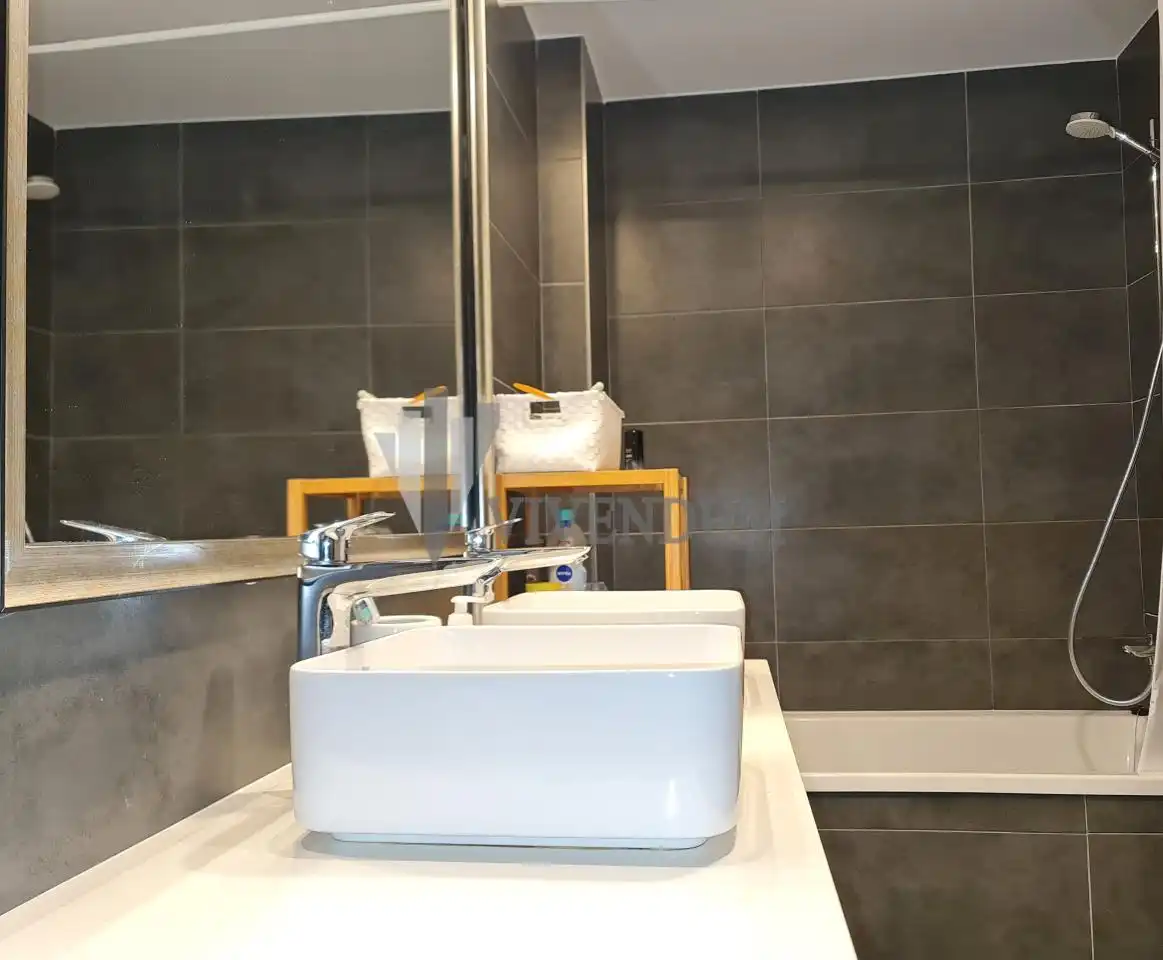 Badezimmer von Wohnungen zum Verkauf in Vigo  mit Heizung, Schwimmbad und Haustechnik