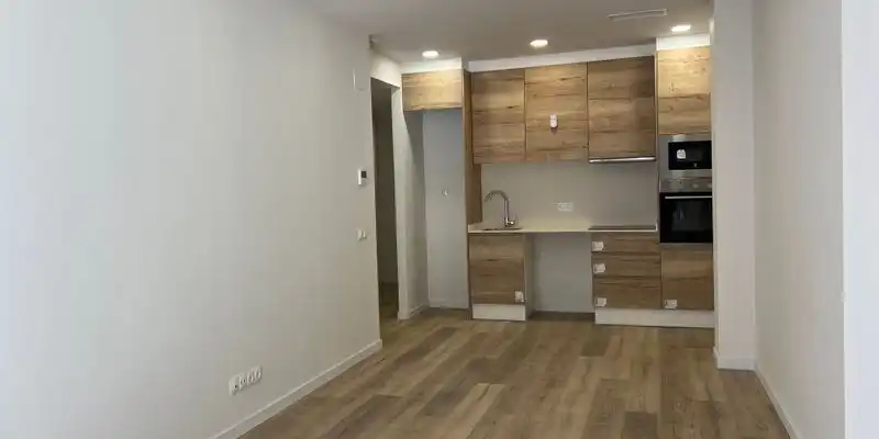 Cocina de Piso en venta en L'Hospitalet de Llobregat con Terraza