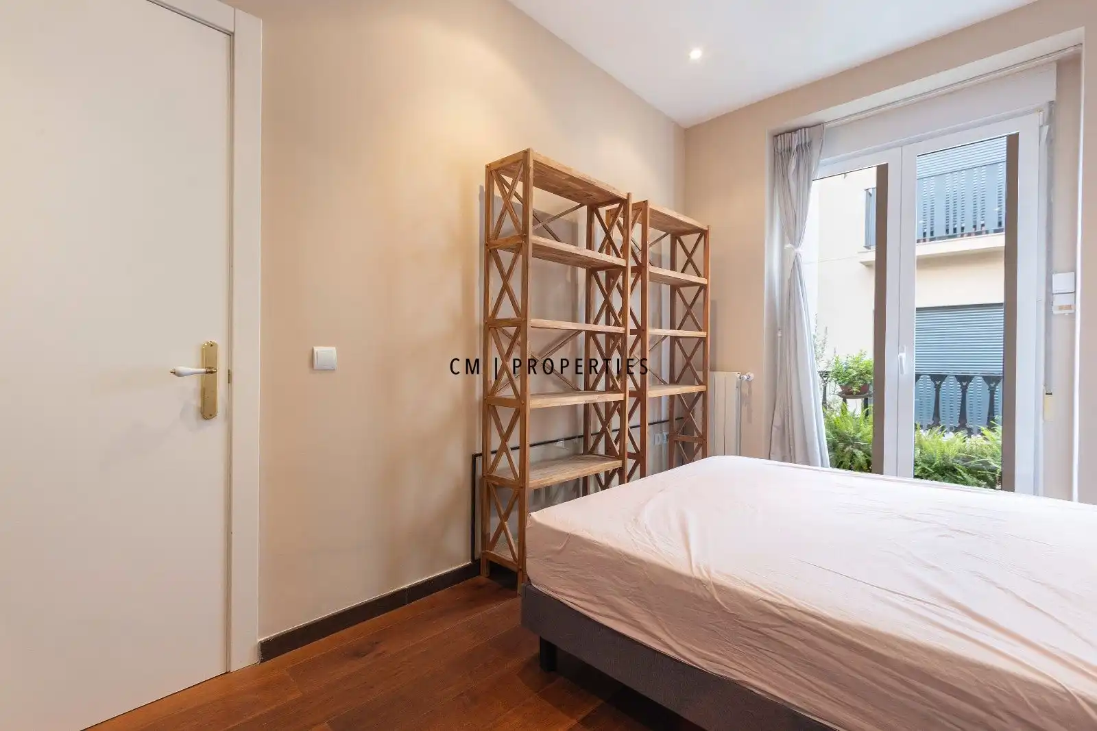 Dormitori de Pis de lloguer en Valencia amb Aire condicionat, Calefacció i Parquet