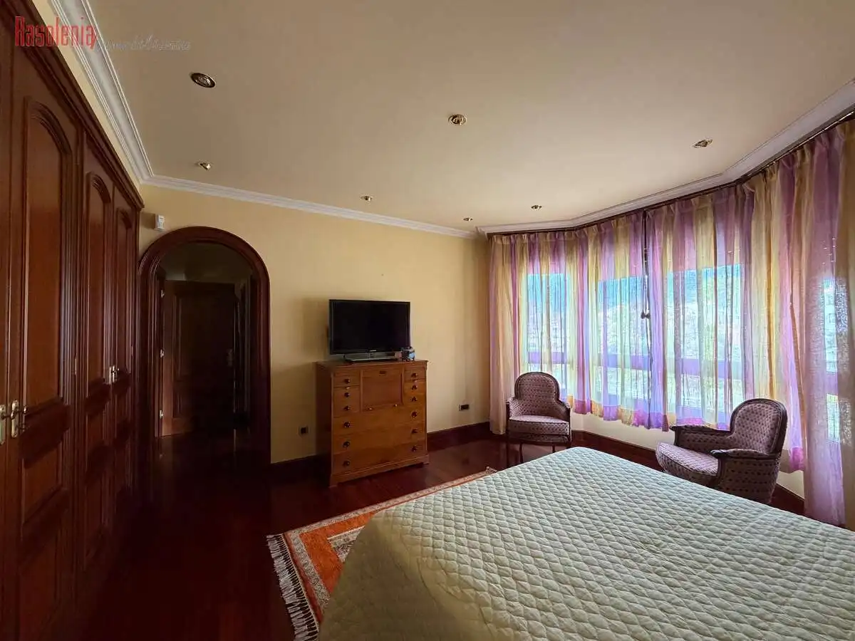 Bedroom of Houses for sale in Vigo   with Heating, Private garden and Terrace