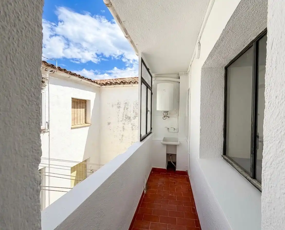 Terrasse von Wohnung zur Miete in Linares mit Möbliert, Ofen und Waschmaschine