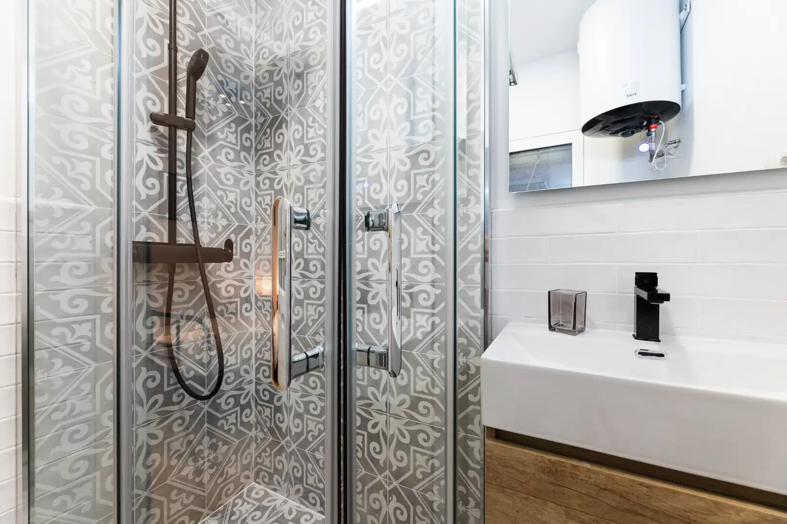 Baño de Estudio de alquiler en Valencia con Aire acondicionado, Calefacción y Amueblado