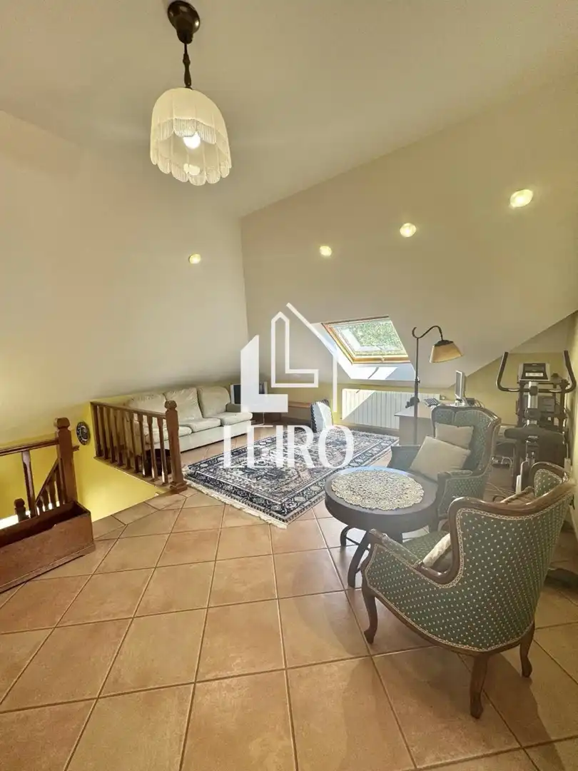 Sala d'estar de Casa o xalet en venda en Vilagarcía de Arousa amb Calefacció, Jardí privat i Parquet