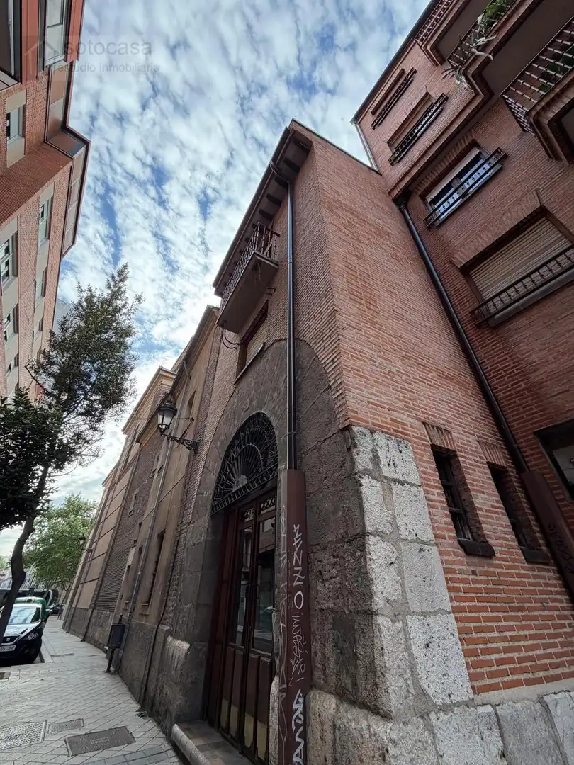Vista exterior de Pis en venda en Valladolid amb Calefacció i Terrassa