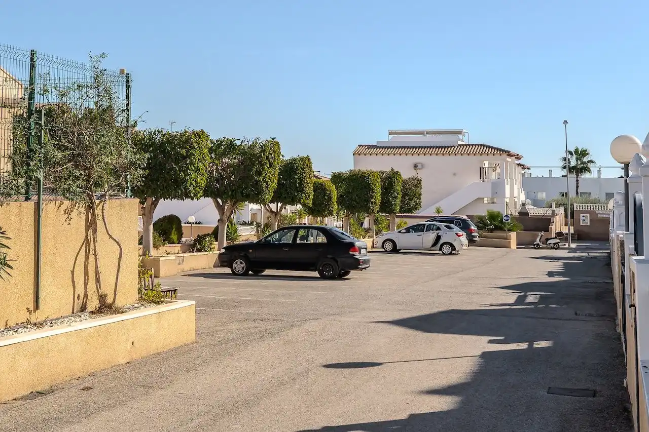 Parking de Piso en venta en Orihuela con Aire acondicionado, Jardín privado y Terraza