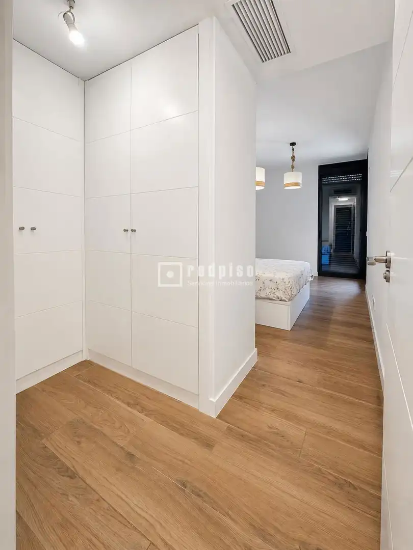 Habitación de Piso de alquiler en Alcobendas con Aire acondicionado, Calefacción y Jardín privado