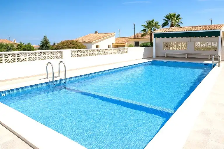 Apartment with pool to rent in Vía Po Polígono 14 138B, imagen 2