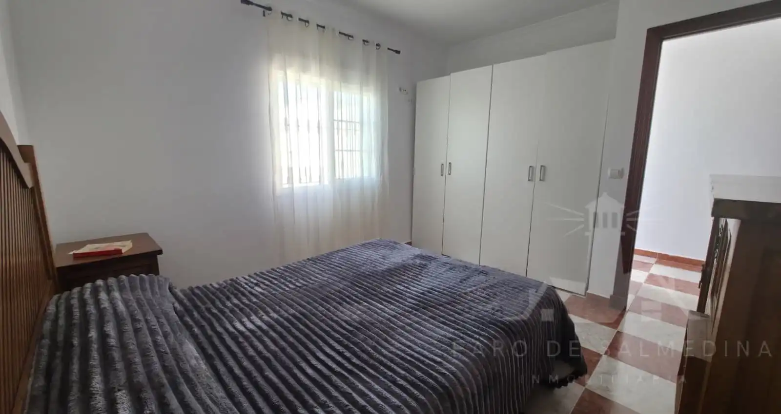 Schlafzimmer von Einfamilien-Reihenhaus zum Verkauf in Chipiona mit Terrasse und Möbliert