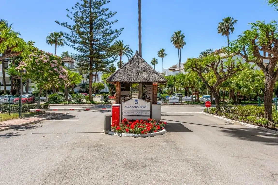 Exterior view of Attic for rent in Estepona  with Air Conditioner, Terrace and Swimming Pool