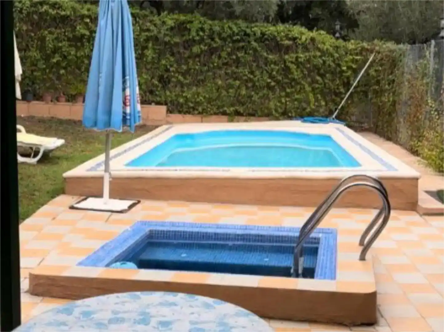 Piscina de Finca rústica en venda en Morón de la Frontera