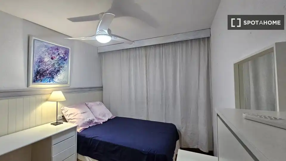 Bedroom of Flat for share in Torrero-La Paz