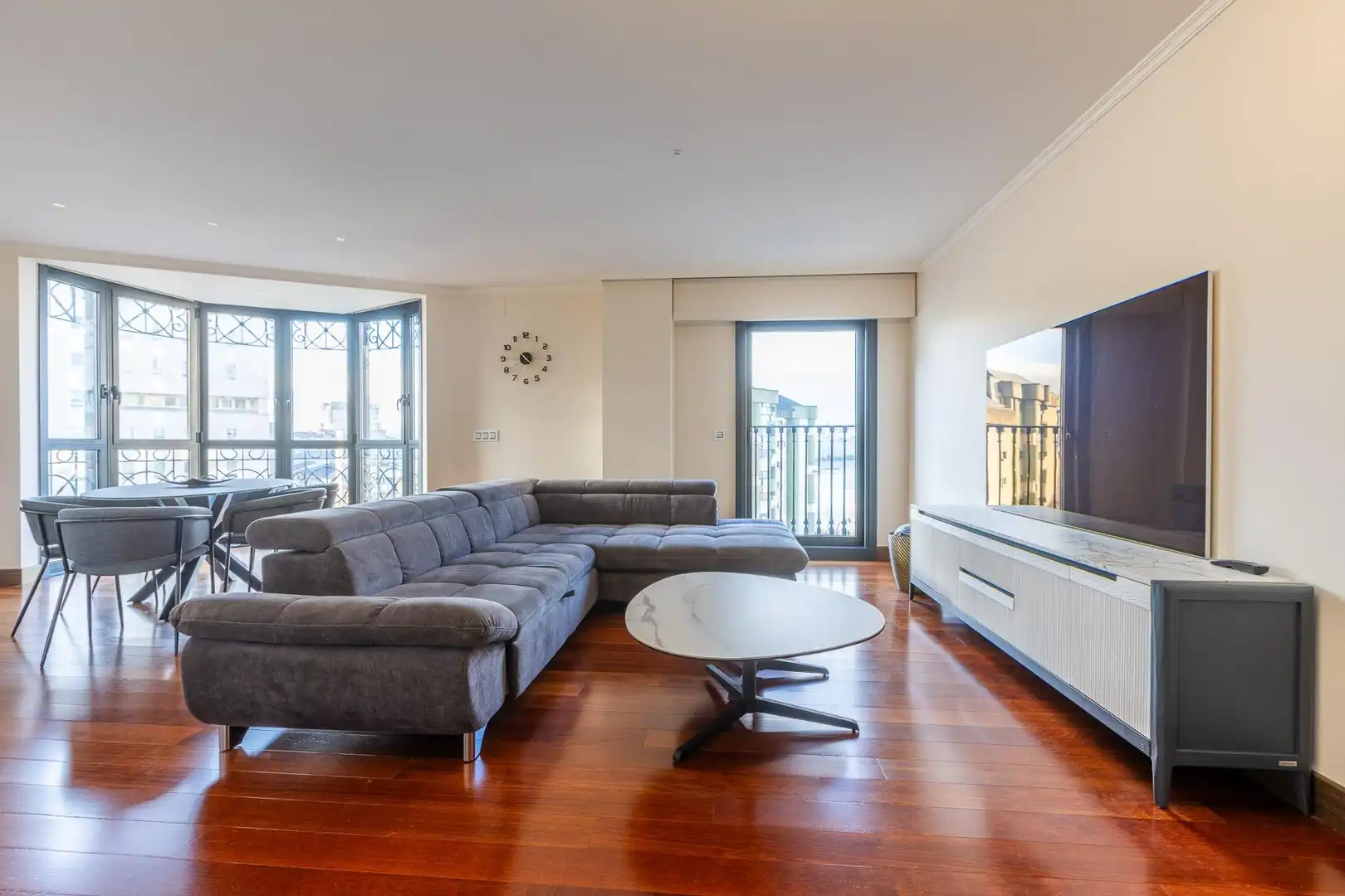 Sala de estar de Piso en venta en A Coruña Capital  con Calefacción, Jardín privado y Trastero