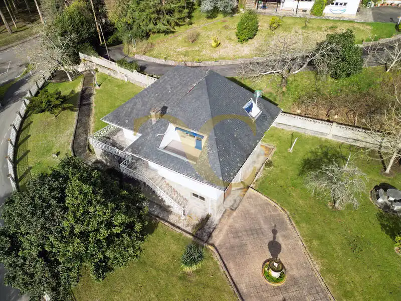 Vista exterior de Casa o xalet en venda en Villaviciosa amb Calefacció, Jardí privat i Terrassa