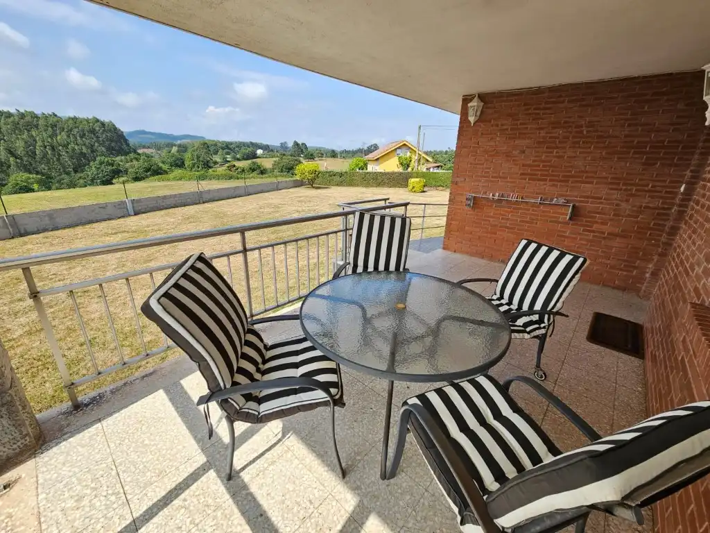 Terrassa de Casa o xalet en venda en Castrillón