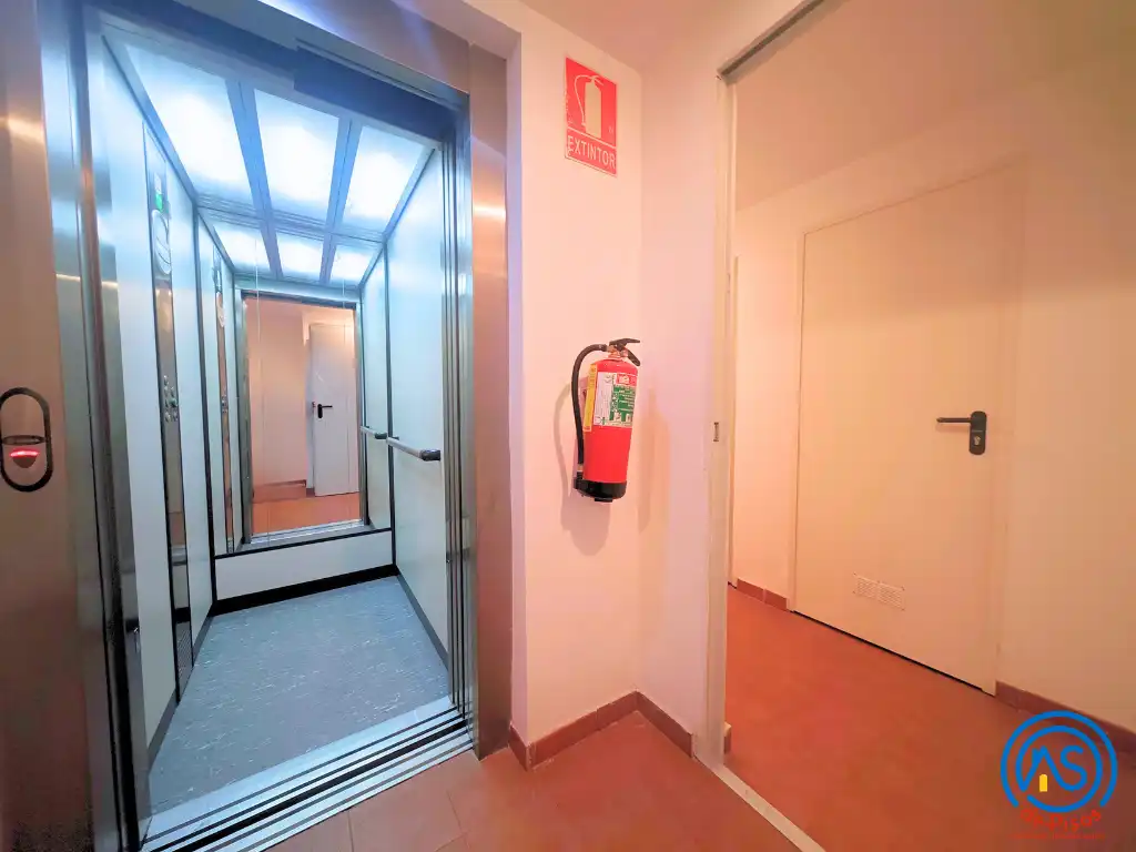 Trastero de alquiler en Calle de Nuestra Señora de Bonaria, 13, Barrio del Ave