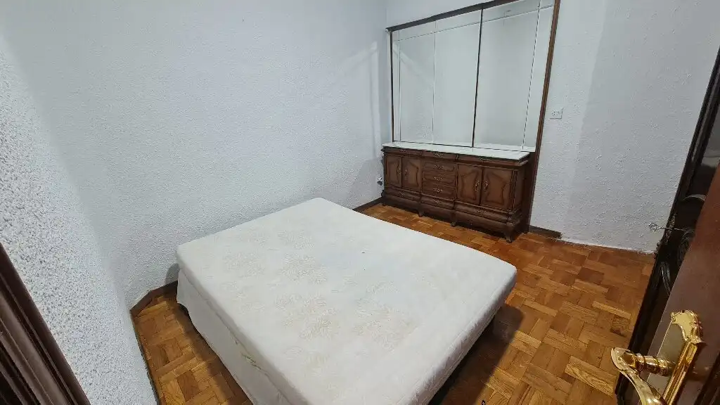 Habitación de Piso en venta en  Logroño con Amueblado y Balcón