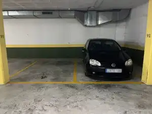 Aparcament de Pis en venda en Vic amb Calefacció, Parquet i Balcó