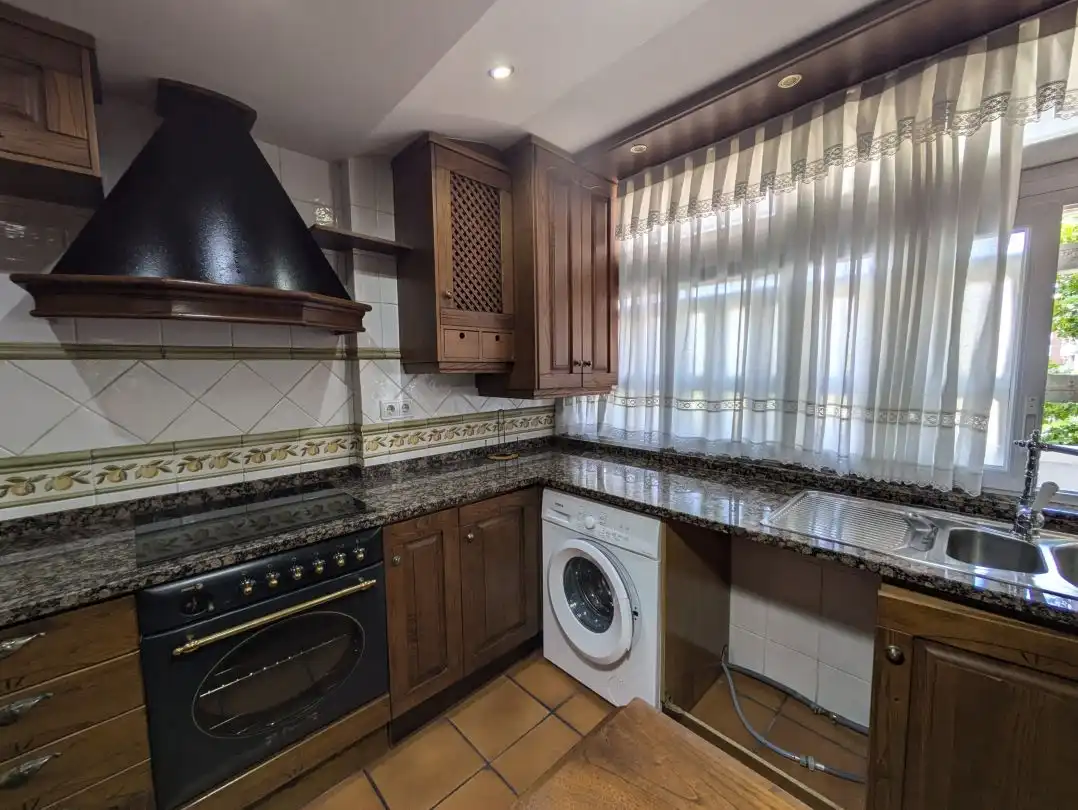 Duplex with pool to rent in Santa María de Benquerencia, imagen 2