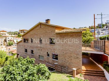 House with garden for sale in La Miranda