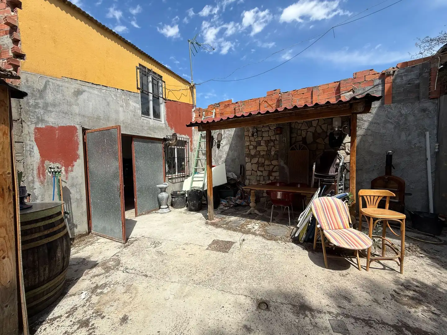 Vista exterior de Casa o xalet en venda en Toreno amb Jardí privat
