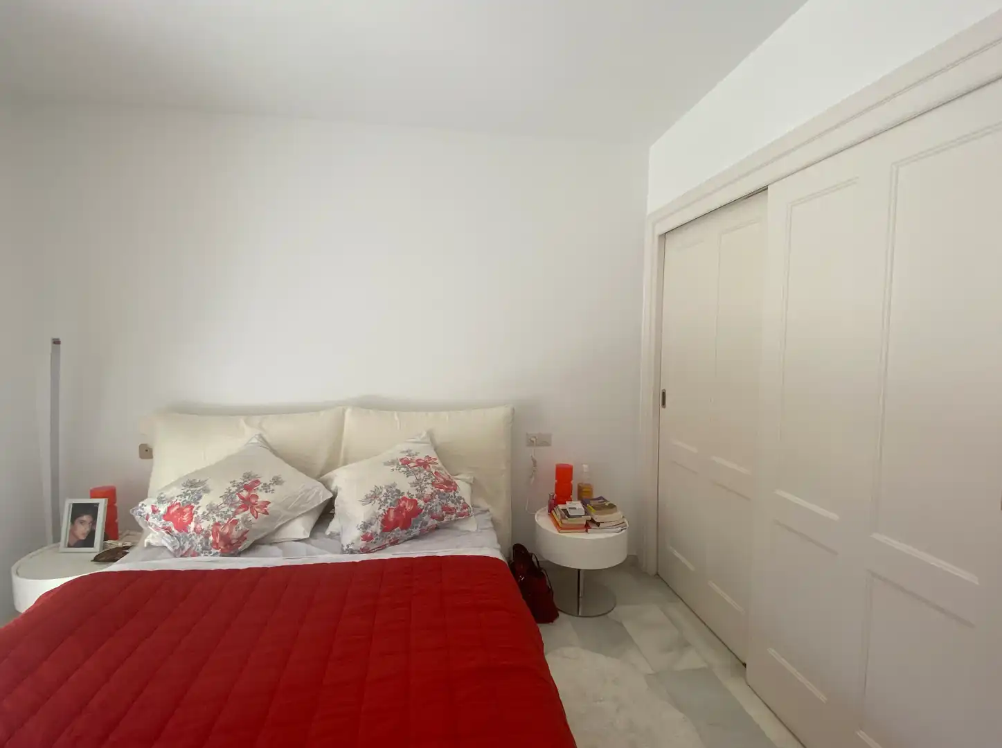 Dormitori de Apartament de lloguer en Marbella amb Aire condicionat, Terrassa i Piscina