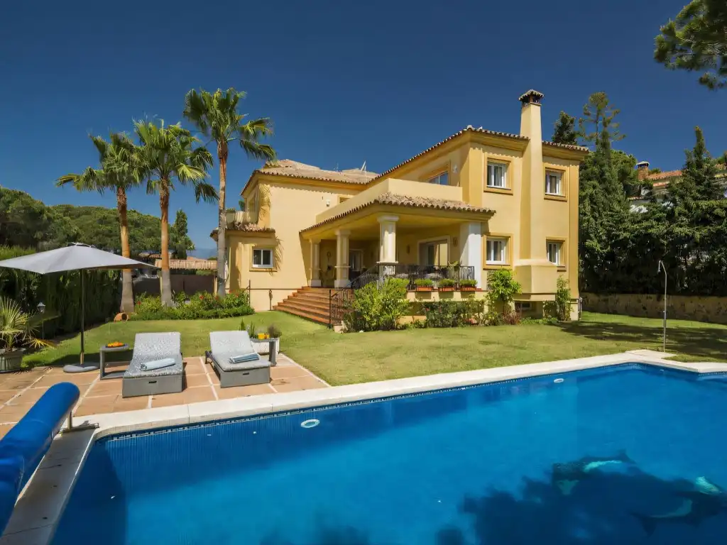 Xalet amb piscina en venda a Elviria - Cabopino