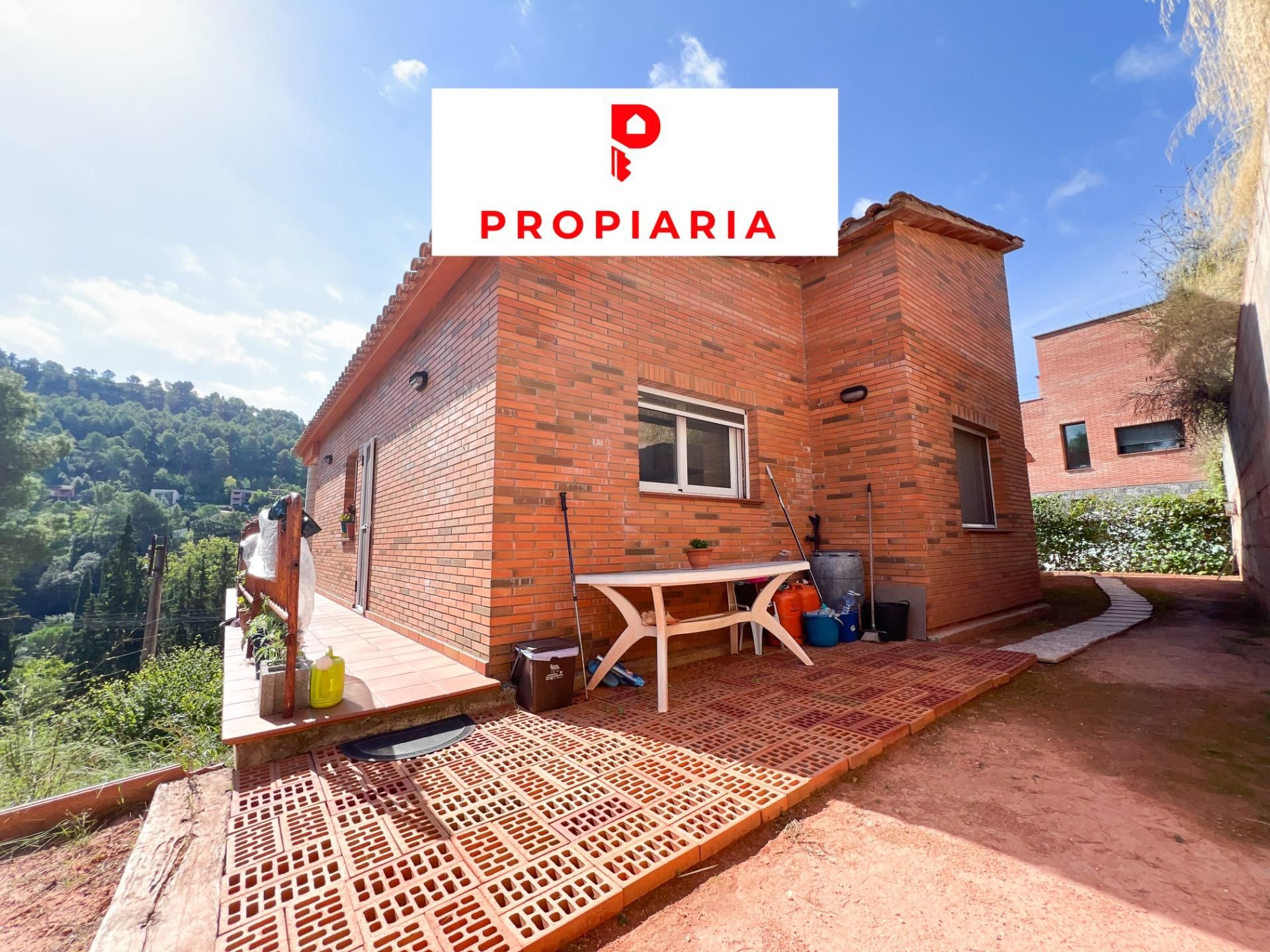 Vista exterior de Casa o chalet en venta en Corbera de Llobregat con Calefacción, Jardín privado y Terraza