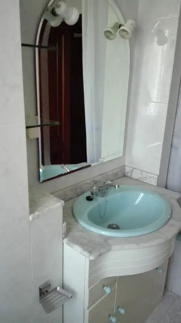 Bany de Pis de lloguer en Santiago de Compostela  amb Calefacció, Moblat i Forn