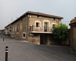 Vista exterior de Finca rústica en venda en Zalla  amb Calefacció, Terrassa i Traster