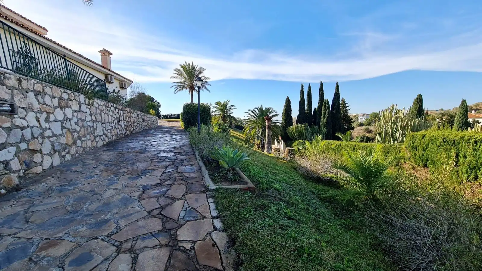 Vista exterior de Casa o chalet en venta en Benalmádena con Jardín privado y Piscina