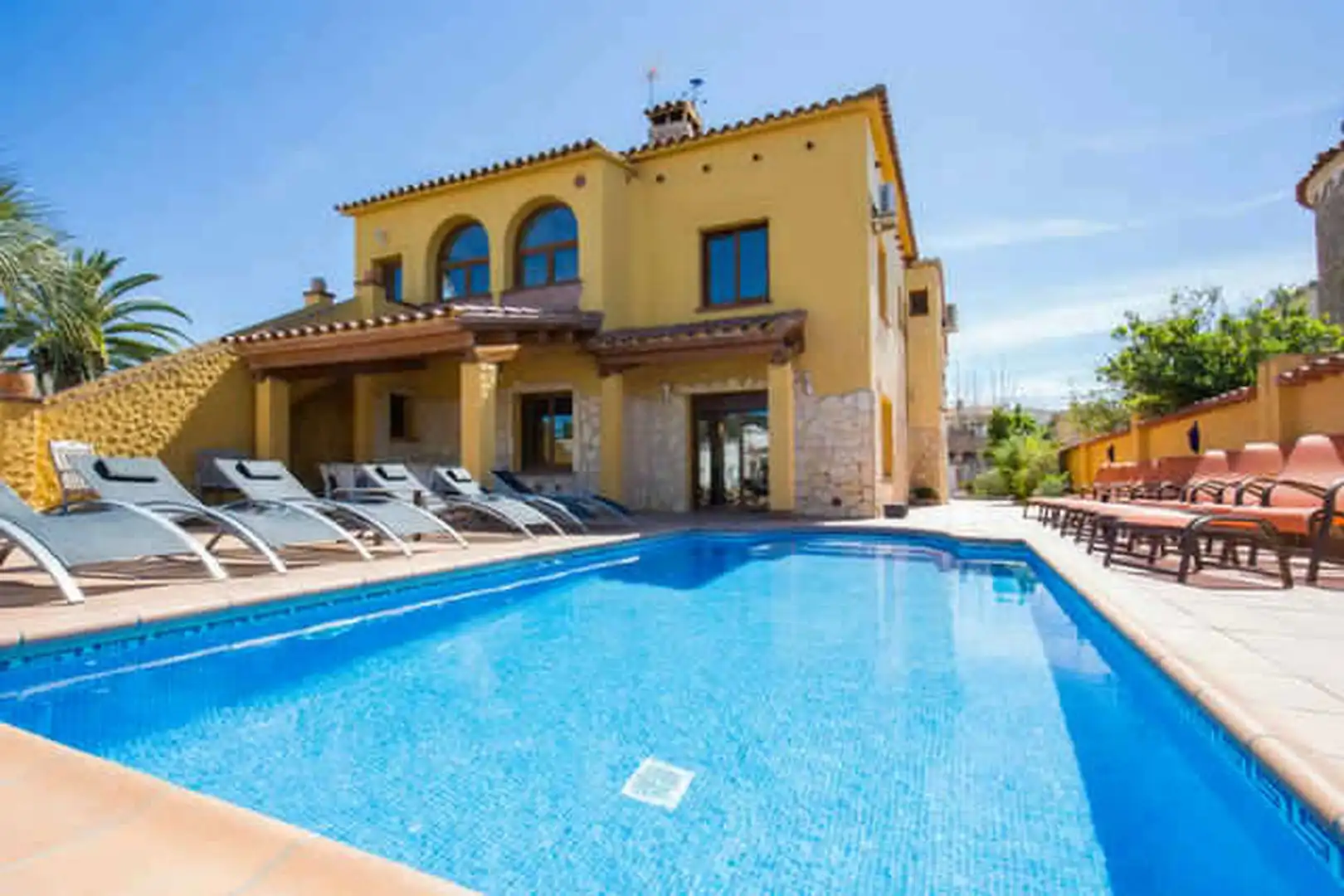 Casa con un gran potencial, dividida en dos apartamentos , ideal para alquiler., imatge 4