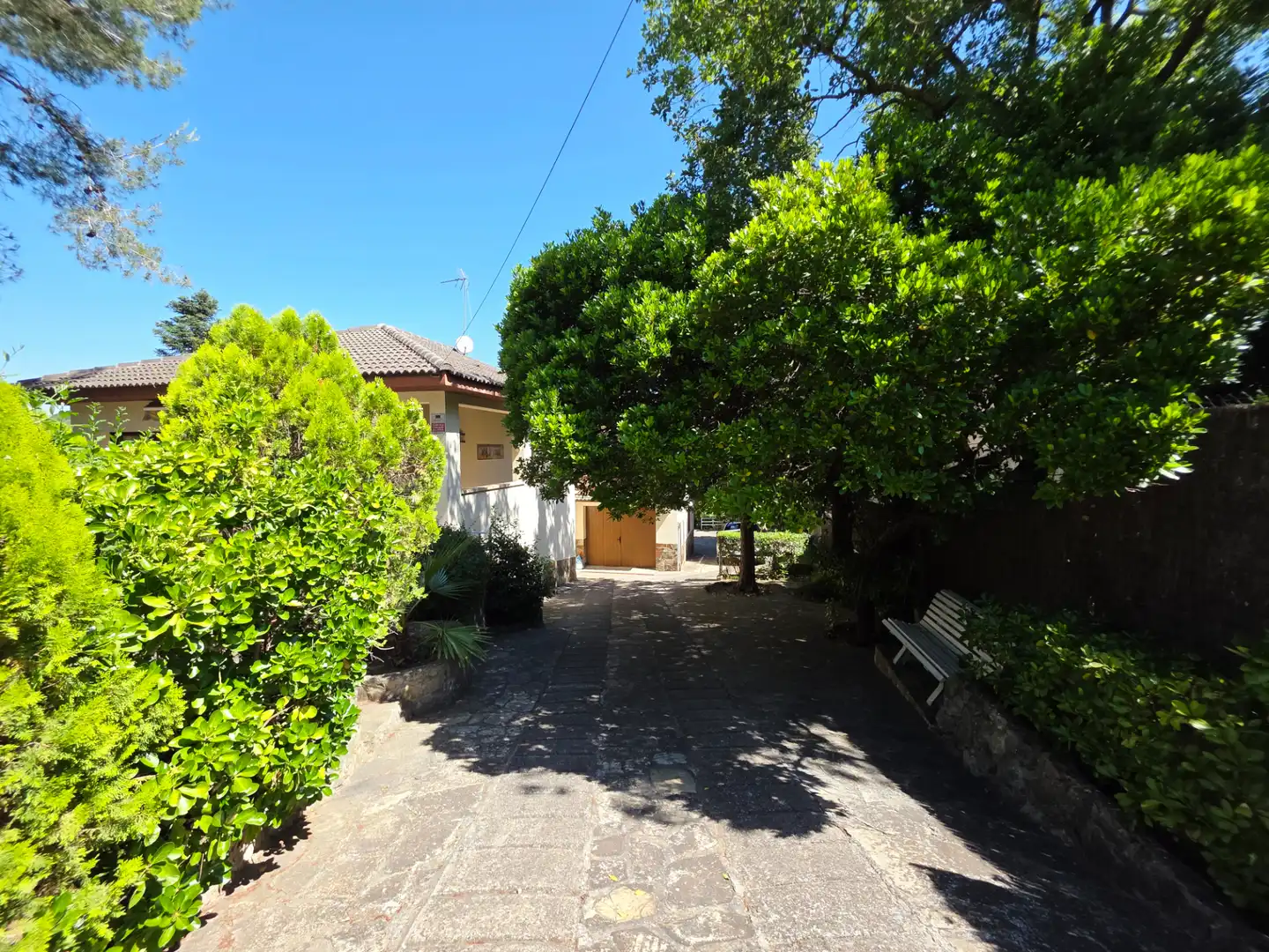 Vista exterior de Casa o chalet en venta en Vallirana con Calefacción, Terraza y Piscina