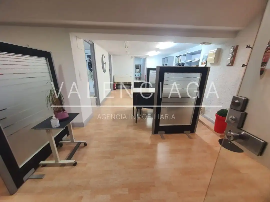 Büro zum Verkauf in Beasain mit Heizung