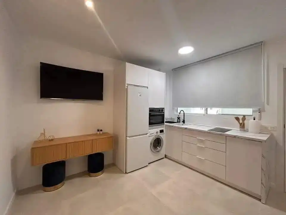 Cuina de Loft en venda en Vélez-Málaga amb Aire condicionat, Jardí privat i Piscina