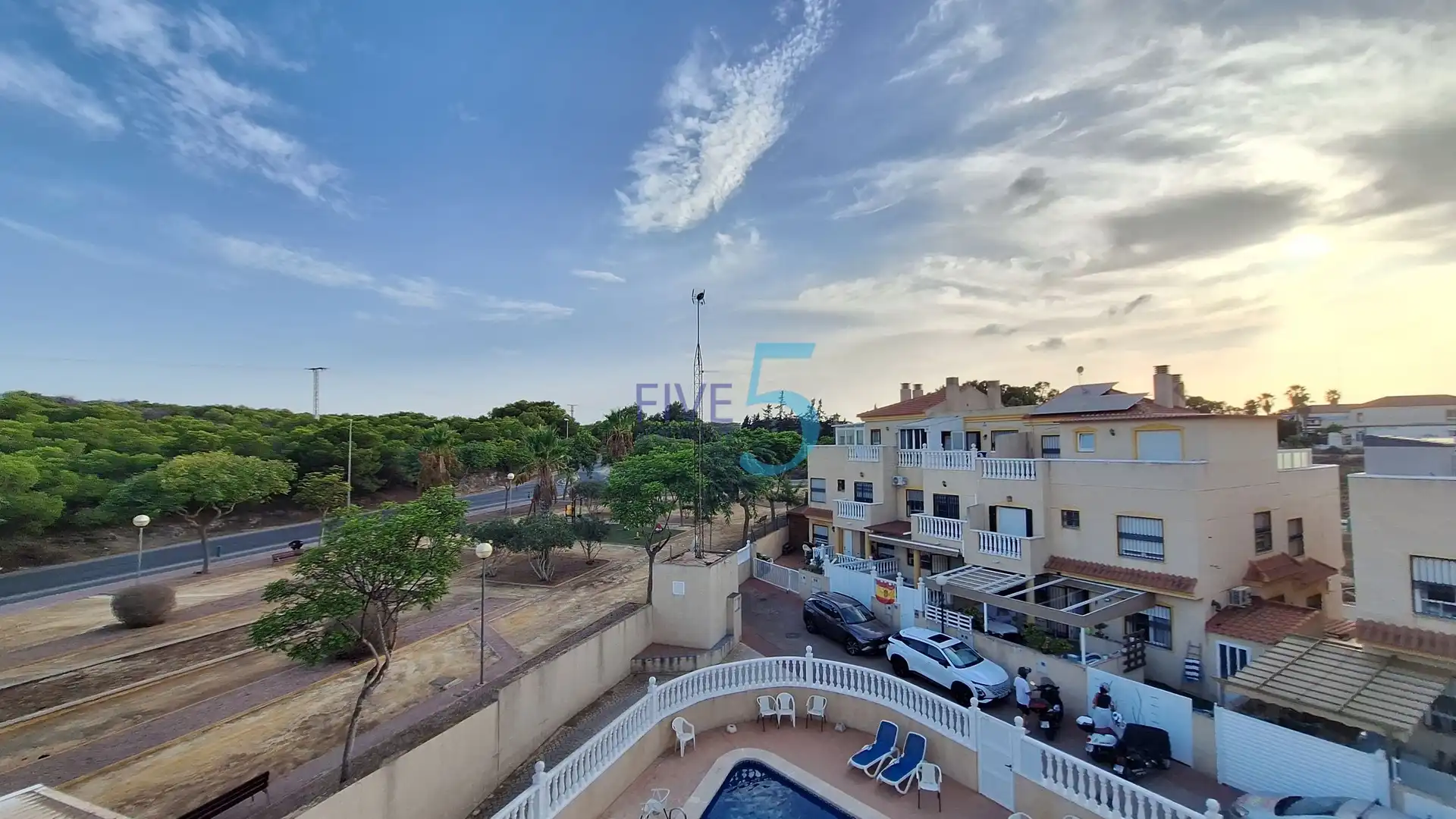 Vista exterior de Dúplex en venda en Guardamar del Segura amb Aire condicionat, Calefacció i Terrassa
