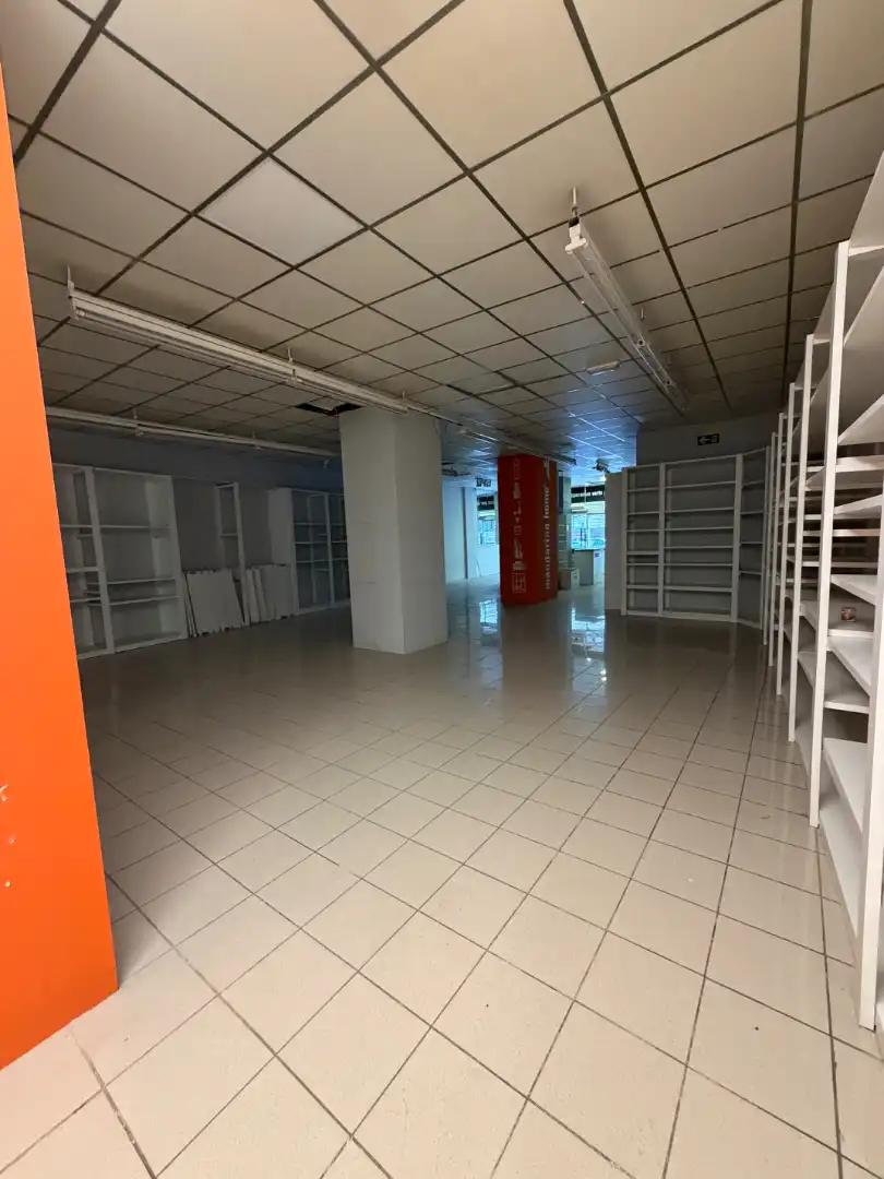 Local comercial de lloguer a Centro, imagen 3