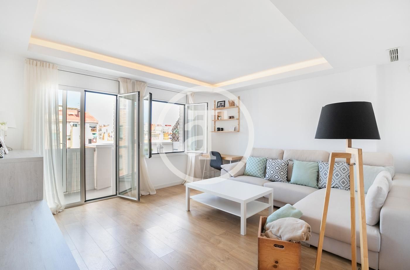 Wohnzimmer von Dachboden zur Miete in  Barcelona Capital mit Klimaanlage, Heizung und Möbliert