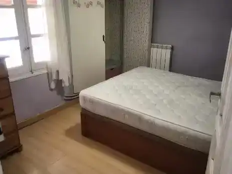 Dormitori de Finca rústica en venda en La Robla  amb Parquet