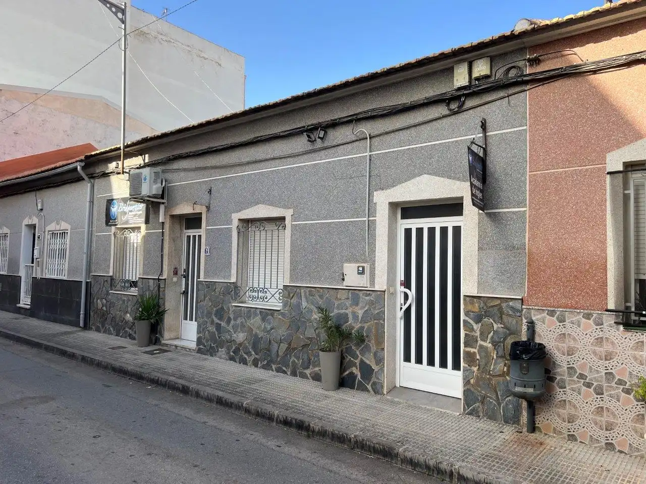 Vista exterior de Casa adosada en venda en Dolores amb Aire condicionat, Moblat i Forn