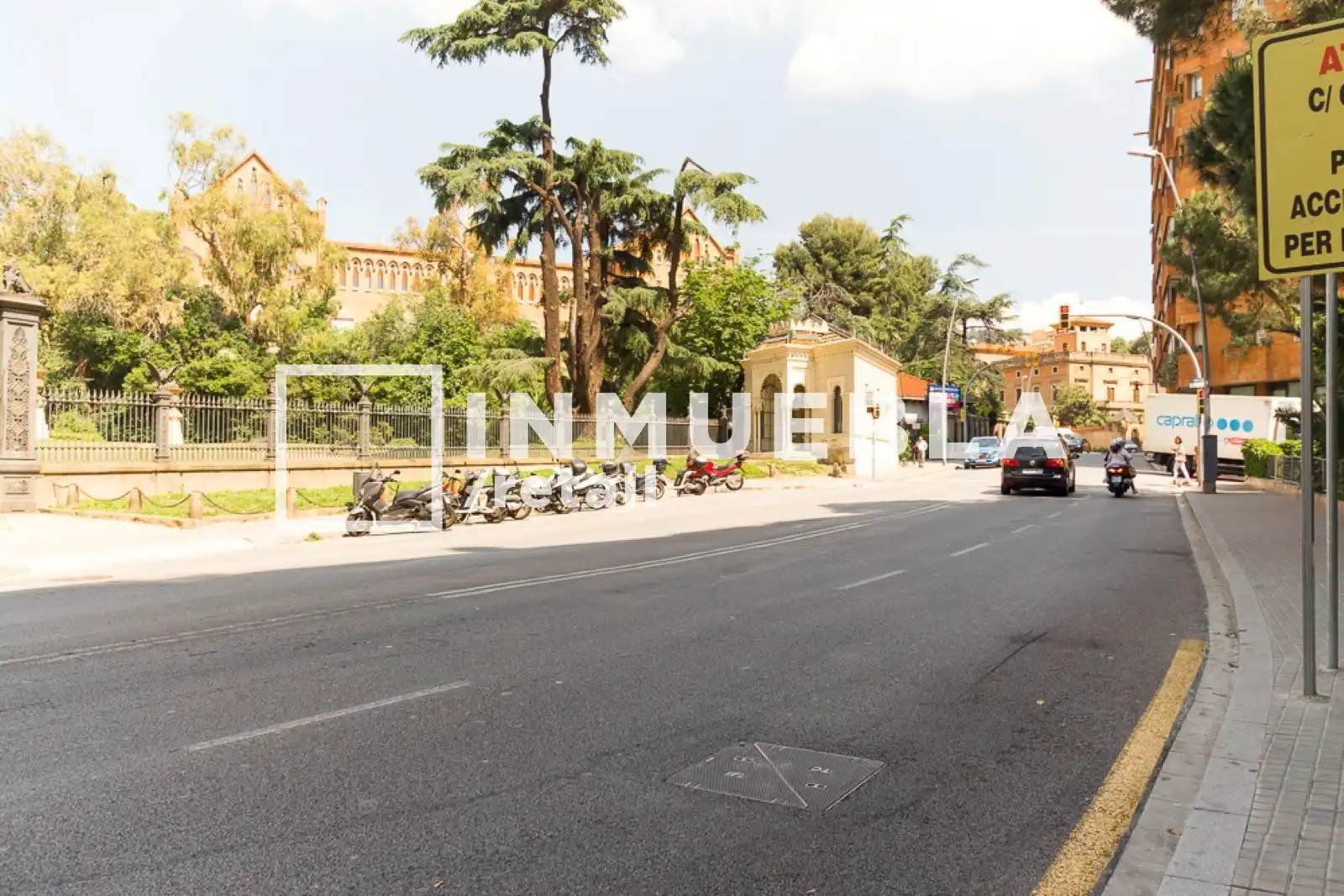 Vista exterior de Local en venta en Barcelona con Aire acondicionado, Terraza y Alarma