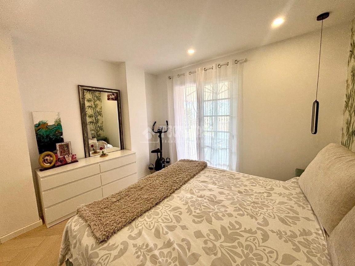 Dormitori de Casa adosada en venda en Puerto de la Cruz amb Aire condicionat i Piscina