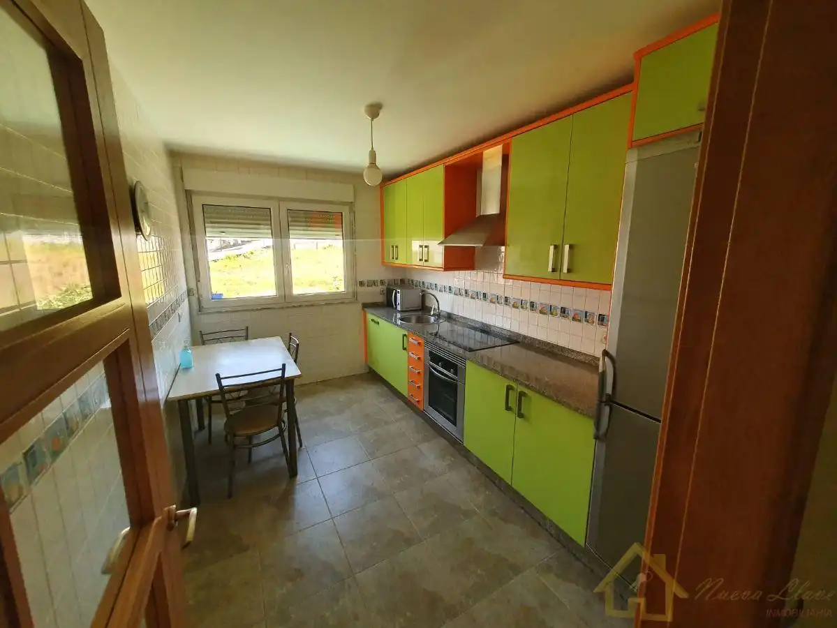 Cocina de Apartamento de alquiler en Lugo con Calefacción, Trastero y Amueblado